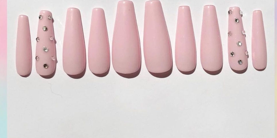 Basic Pink N Gemz | Press on Nails