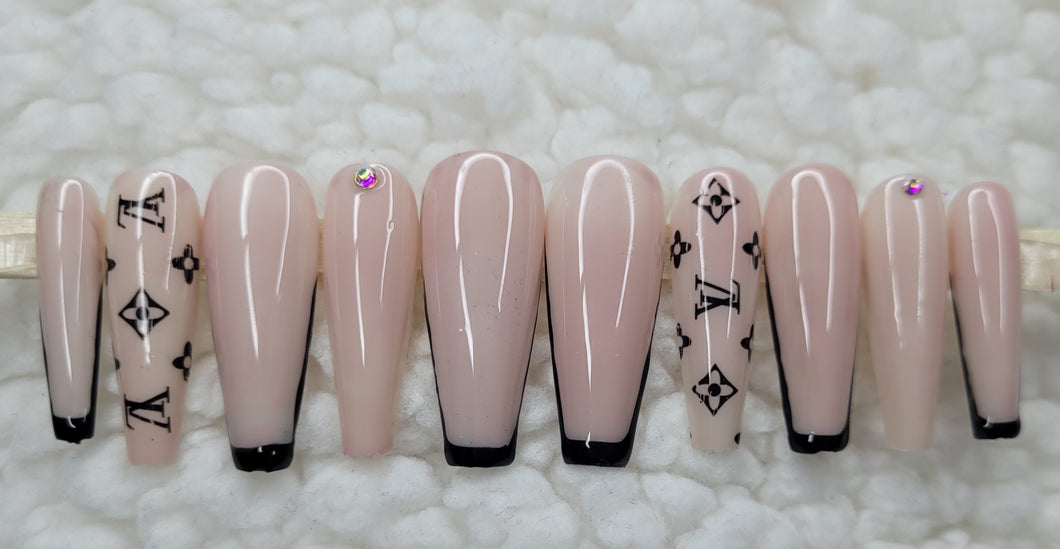 Nude Luxury Tipped | Press on Nails