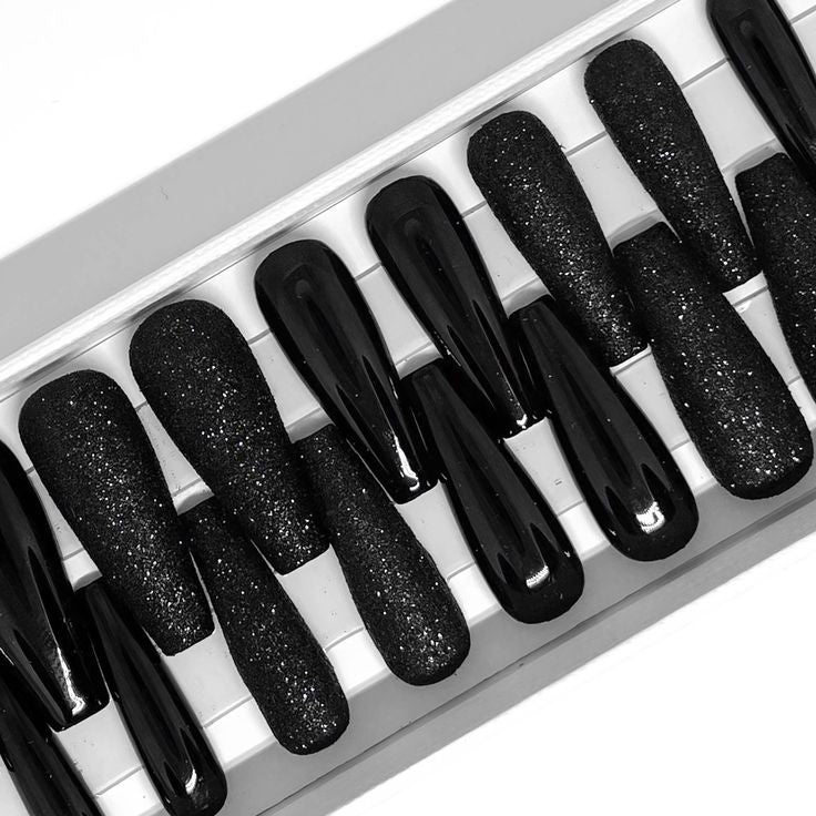 Caviar Black Gloss | Press on Nails