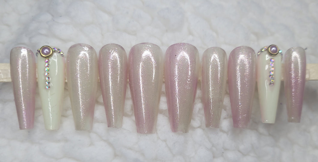 Creamy Pink Gem Sparkle | Press on Nails