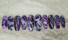 Load image into Gallery viewer, Geode Sparkle | Press on Nails

